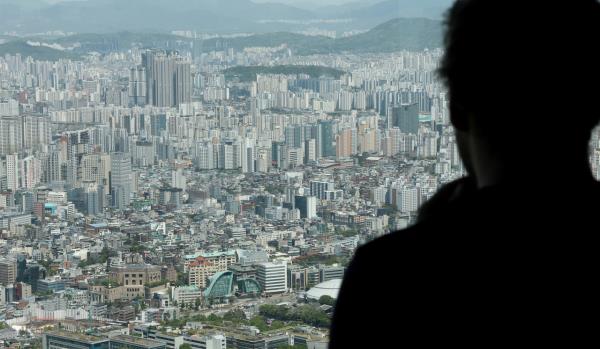 Apartment complexes are seen from N Seoul Tower in central Seoul on Friday. (Yonhap)